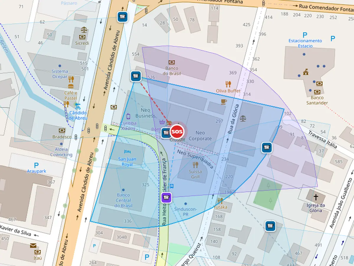 Tela de demonstração do sistema do SOS: mapa de um bairro de Curitiba (PR) com o ponto de um pedido de socorro e as áreas de cobertura ao redor.